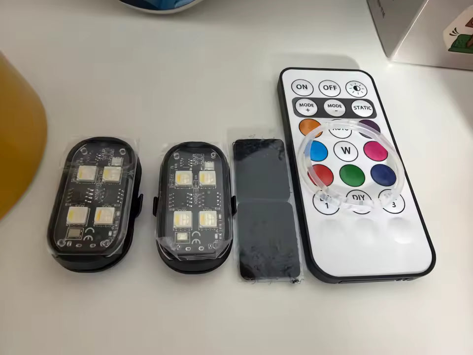 RGB Światła LED do Auta z Pilotem — 8 Kolorów, Stroboskop, Wodoodporne